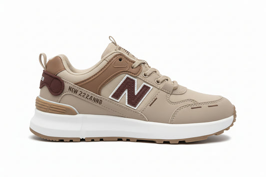 New Balance Retro Sport – Classic Style, Modern Comfort!
